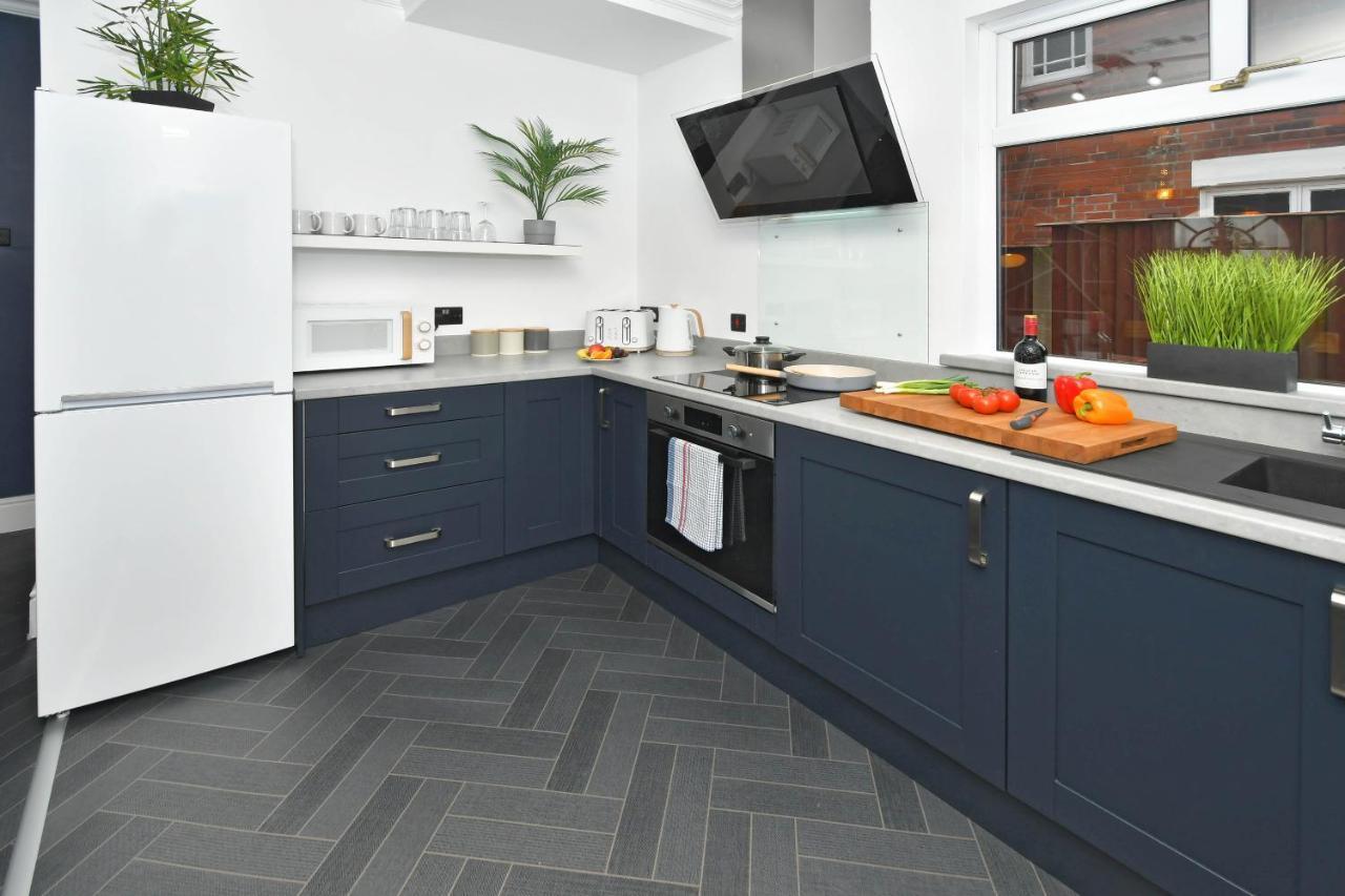 Moonlight House - Sleeps 7, Driveway, Garden Holiday home Crewe