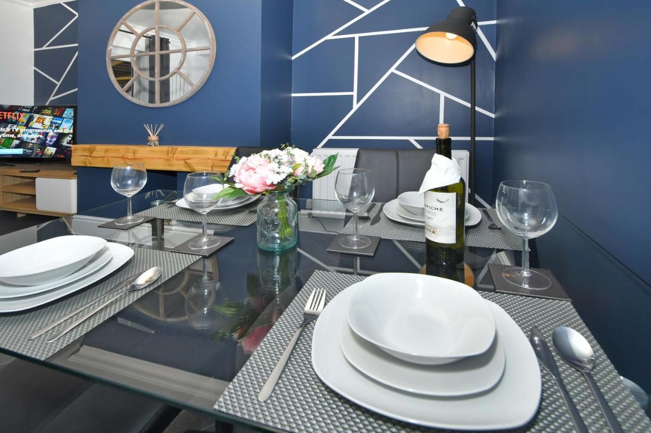 Moonlight House - Sleeps 7, Driveway, Garden Holiday home Crewe
